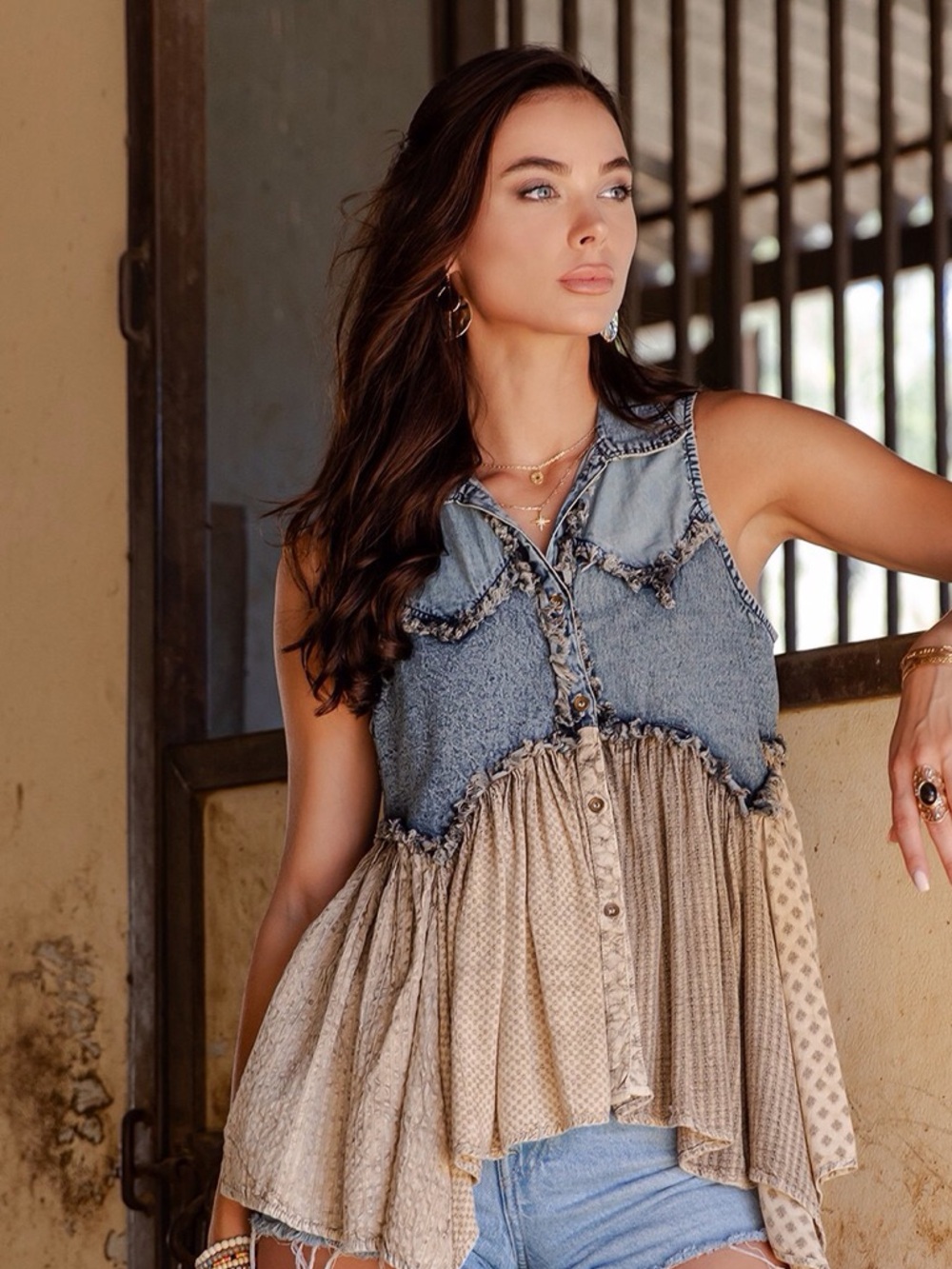 YOUNG THREADS NWT TOP Denim Cream Sleeveless Size med Xlarge 1X